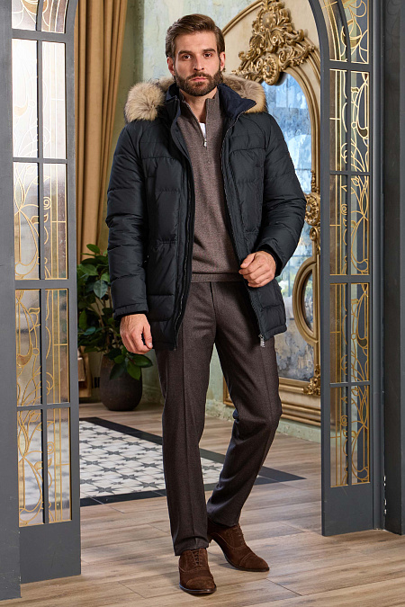 Пуховик темно-зеленый с капюшоном и меховой опушкой  для мужчин бренда Meucci (Италия), арт. 3226 - фото. Цвет: Темно-зеленый. Купить в интернет-магазине https://shop.meucci.ru
