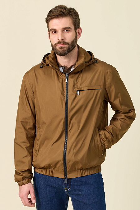 Ветровка с капюшоном песочно-коричневого цвета  для мужчин бренда Meucci (Италия), арт. M-C-136 Gold - фото. Цвет: Песочно-коричневый. Купить в интернет-магазине https://shop.meucci.ru
