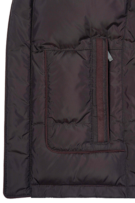 Короткий стеганый пуховик с капюшоном и меховой опушкой  для мужчин бренда Meucci (Италия), арт. 6907 - фото. Цвет: Темно-коричневый с бордовым отливом. Купить в интернет-магазине https://shop.meucci.ru
