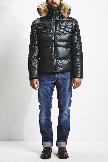 Короткий пуховик с мехом енота для мужчин бренда Meucci (Италия), арт. 6904/2 - фото. Цвет: Черный с зеленым отливом. Купить в интернет-магазине https://shop.meucci.ru
