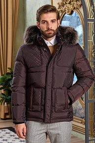 Короткий стеганый пуховик с капюшоном и меховой опушкой  (6907)