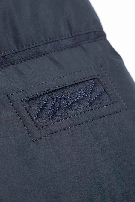 Удлиненный стеганый пуховик с капюшоном  для мужчин бренда Meucci (Италия), арт. 3230 - фото. Цвет: Темно-синий. Купить в интернет-магазине https://shop.meucci.ru
