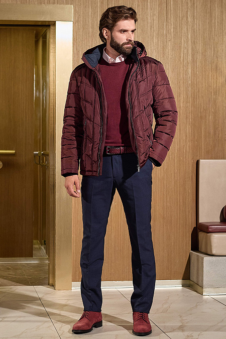 Стеганый короткий пуховик бордового цвета с капюшоном для мужчин бренда Meucci (Италия), арт. 2847 - фото. Цвет: Бордо. Купить в интернет-магазине https://shop.meucci.ru
