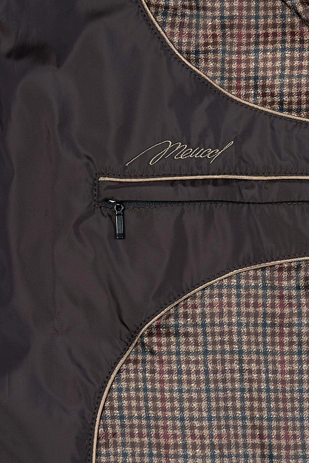 Короткий стеганый пуховик с капюшоном и меховой опушкой  для мужчин бренда Meucci (Италия), арт. 6907 - фото. Цвет: Темно-коричневый с бордовым отливом. Купить в интернет-магазине https://shop.meucci.ru
